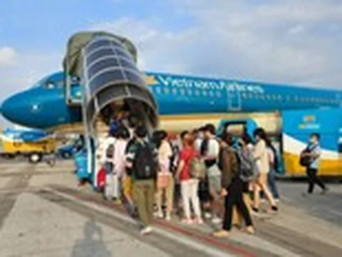 Nhiều chuyến bay đến điểm du lịch kỳ nghỉ lễ 30-4, 1-5 đã  gần hết vé, giá ra sao?