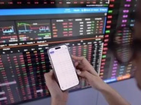 Chứng khoán 17-4: Nhà đầu tư nên làm gì khi thị trường liên tục ‘xanh vỏ đỏ lòng’?