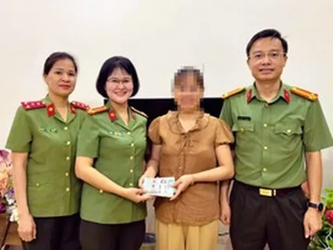 Trung tá công an bất ngờ nhận được 100 triệu đồng chuyển khoản nhầm