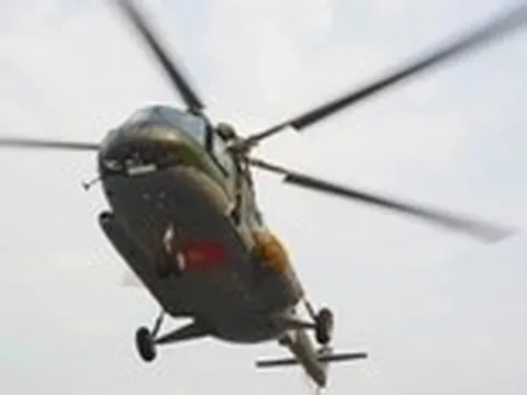 Cận cảnh bộ đội đặc công, không quân nhảy dù từ trực thăng