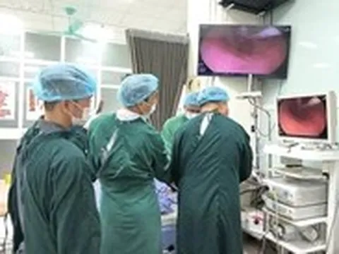 Bị teo thực quản sau điều trị nấm, người phụ nữ chỉ ăn được cháo loãng suốt 10 năm