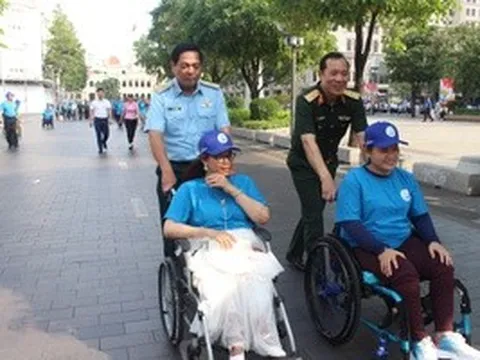 Hơn 1.300 người tham gia Ngày Người khuyết tật Việt Nam tại phố đi bộ Nguyễn Huệ