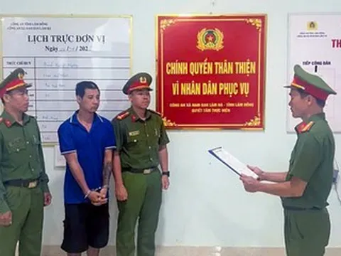 Khởi tố con rể mang dao sang nhà chém bố mẹ vợ