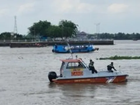 Hai người đàn ông té xuống sông Tiền mất tích sau khi dự tiệc sinh nhật trên tàu du lịch