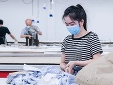 Đề xuất điều chỉnh lương tối thiểu để theo kịp giá xăng, điện, nước