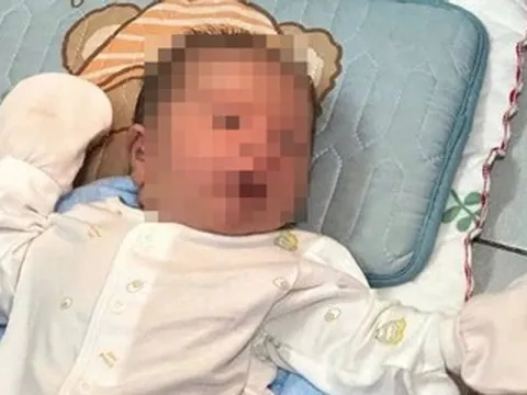 Bé sơ sinh 2 ngày tuổi bị bỏ rơi trước nhà dân ở TPHCM