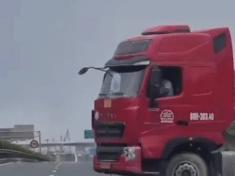 Lý do 'khó đỡ' của tài xế xe đầu kéo quay đầu, chắn ngang cao tốc