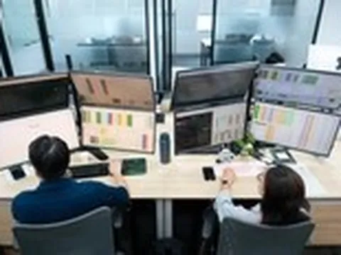 Chứng khoán Việt đang ở đâu so với giá vàng?