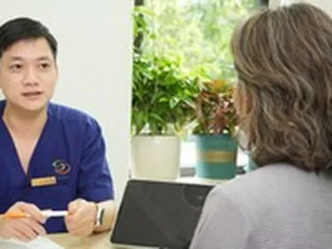 Mất ngủ vì bốc hỏa, nữ Việt kiều về nước điều trị mãn kinh