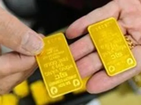 Giá vàng thế giới bất ngờ giảm về sát 4.700 USD/ounce