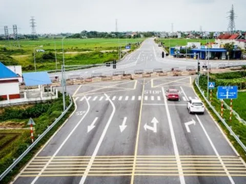 Đường hơn 500 tỷ ở Ninh Bình xây xong, dân vẫn phải đi vòng