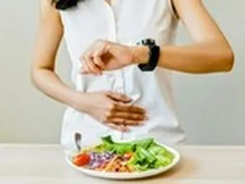 Nhịn ăn gián đoạn có thực sự giúp giảm cân?