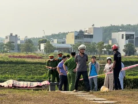Phát hiện thiếu nữ tử vong dưới hồ sinh thái trong khu dân cư