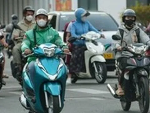 Grab điều chỉnh phụ phí từ 28-4, gồm những dịch vụ nào?