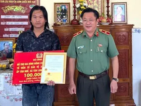 Bộ Công an hỗ trợ gia đình có người hy sinh khi thực hiện nhiệm vụ ở Đồng Tháp