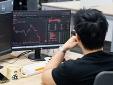 VN-Index 'rớt' 17 điểm trước nghỉ lễ, cổ phiếu PC1 tiếp tục bị bán tháo