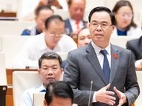 Tin tức sáng 24-4: Sáng nay Quốc hội thông qua việc bỏ ngưỡng doanh thu miễn thuế 500 triệu/năm