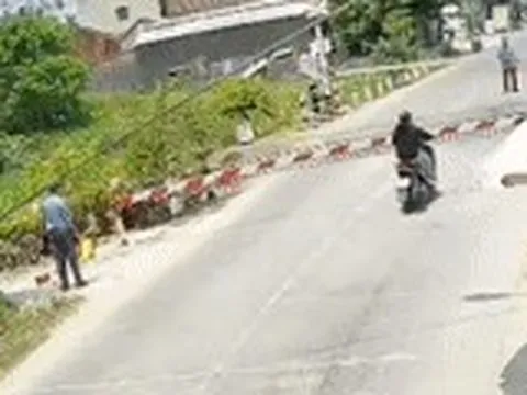 Thông tin về người bị nhân viên đường sắt đá khi tông gãy gác chắn tàu