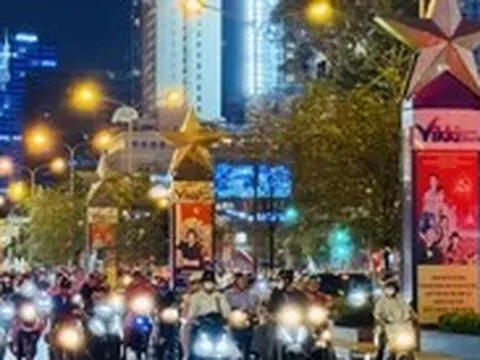 Nhiều doanh nghiệp tắt bảng quảng cáo khủng theo yêu cầu tiết kiệm điện