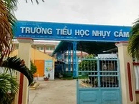 46 học sinh ở Cà Mau nghi ngộ độc sau bữa ăn ‘0 đồng’