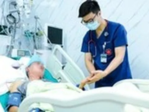 Tắm ngay sau khi đi nắng: Thói quen nguy hiểm dễ gây đột quỵ
