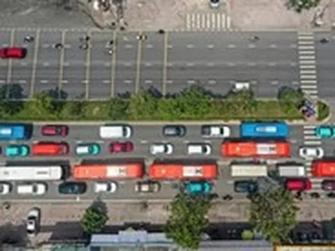 CSGT TP.HCM gợi ý nhiều đường đi tránh ùn tắc dịp lễ 30-4, 1-5