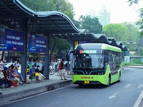 Hà Nội cấm xe khách trên 16 chỗ, bố trí 8 điểm đỗ xe vào Lăng Bác dịp lễ