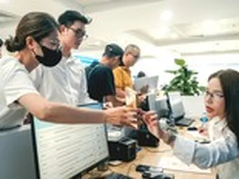 Con người làm chủ công nghệ