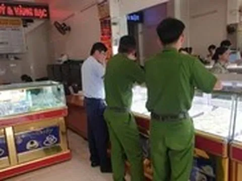 Kiểm tra hàng loạt tiệm vàng ở TP.HCM, nhiều cơ sở bị xử phạt, tịch thu tang vật vi phạm