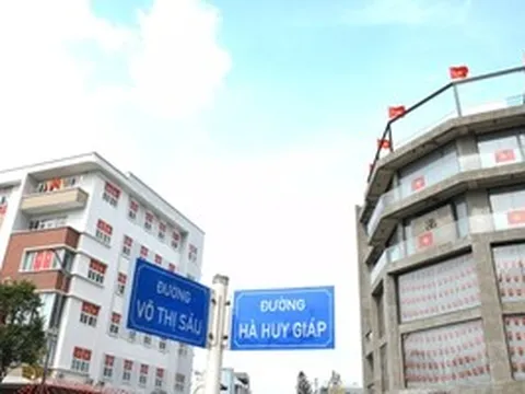 Hình ảnh rực rỡ cờ hoa chào mừng Lễ 30-4 và sự kiện lên thành phố trực thuộc Trung ương ở Đồng Nai