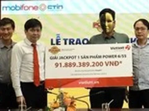 Trúng Vietlott hơn 91 tỉ đồng, nam doanh nhân báo ngay cho vợ