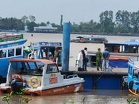 Vụ 2 người đàn ông té xuống sông Tiền chết: Tàu du lịch đã hết đăng kiểm