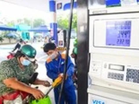 Ngày nghỉ lễ 30-4 không điều hành giá xăng dầu, Bộ Công Thương ra thông báo mới