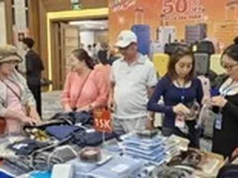 'Đại tiệc' hàng hiệu giảm giá đến 80% tại Cần Thơ
