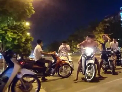 ‘Quái xế’ mang kiếm rượt đuổi nhau, gây tai nạn khiến 2 thiếu niên tử vong