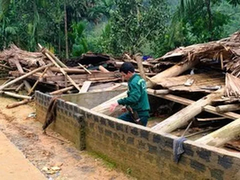 Sập nhà trong mưa dông, bé trai 13 tuổi tử vong