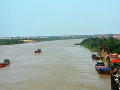 Xây đập trên sông Hồng