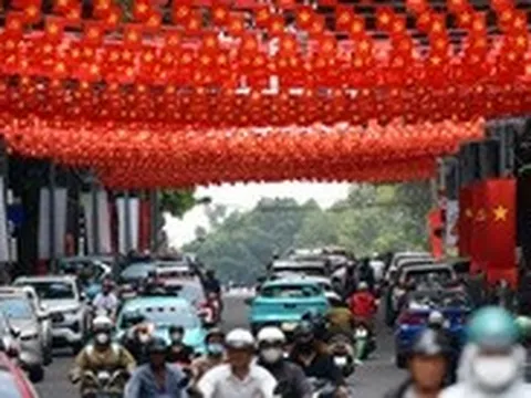 Đồng Nai rực rỡ cờ hoa 30-4, hôm nay chính thức trở thành thành phố