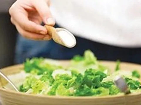 Nhiều người đang dùng muối sai cách mỗi ngày