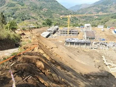 Vết sạt trên núi và mệnh lệnh 'thép' tại dự án xây trường trăm tỷ ở Lai Châu