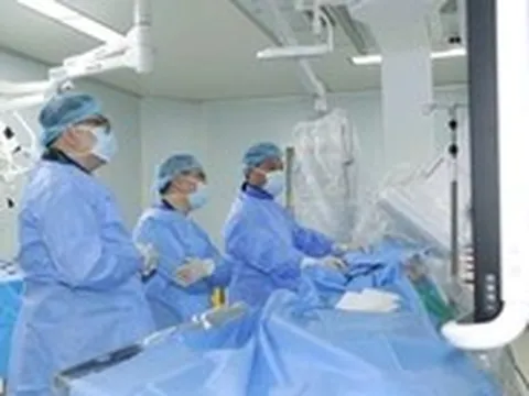 Cô gái bị triệu chứng tim như 'muốn nhảy khỏi lồng ngực' được cứu bằng sóng cao tần