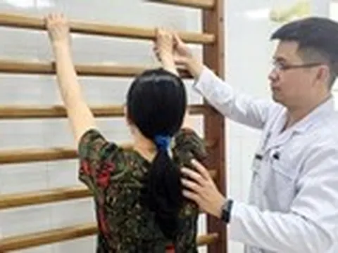 Cách tập luyện đúng để trị chứng viêm quanh khớp vai, rất hay gặp nhiều lứa tuổi