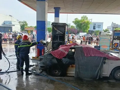 Vụ cháy ô tô 2 thiếu niên tử vong: Tài xế khai lý do không mở cửa xe