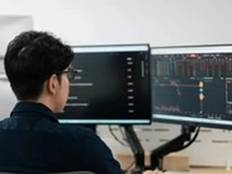 Nhóm dầu khí bứt phá, VN-Index gây tiếc nuối cuối phiên