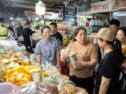 Tạm hoãn xuất cảnh vì nợ thuế từ 1 triệu đồng: Đề xuất quá khắt khe, cần điều chỉnh