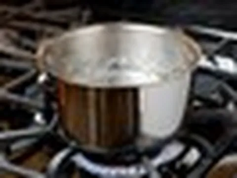 Cùng đun 1 lít nước, bếp gas hay bếp từ đun nhanh hơn? Đáp án khiến nhiều người giật mình