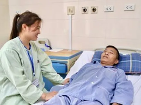 Nuốt nghẹn kéo dài, người đàn ông phát hiện ung thư thực quản