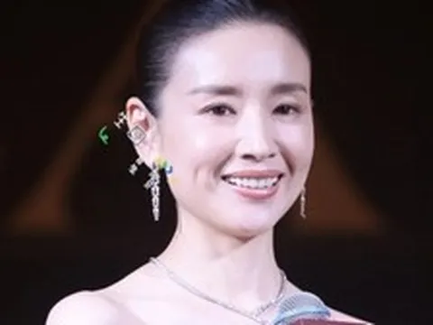 4 nữ diễn viên nổi tiếng khiến khán giả lo ngay ngáy vì cách dạy con: Người nào cũng kiểm soát con quá đà, số 1 đáng báo động nhất!