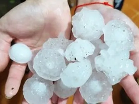 Chuyên gia lý giải mưa đá hiếm gặp đầu tháng 5, cảnh báo còn tiếp diễn