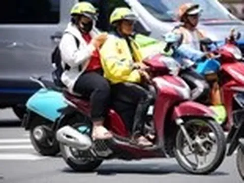 Nhiều hãng xe công nghệ tăng giá cước, phí